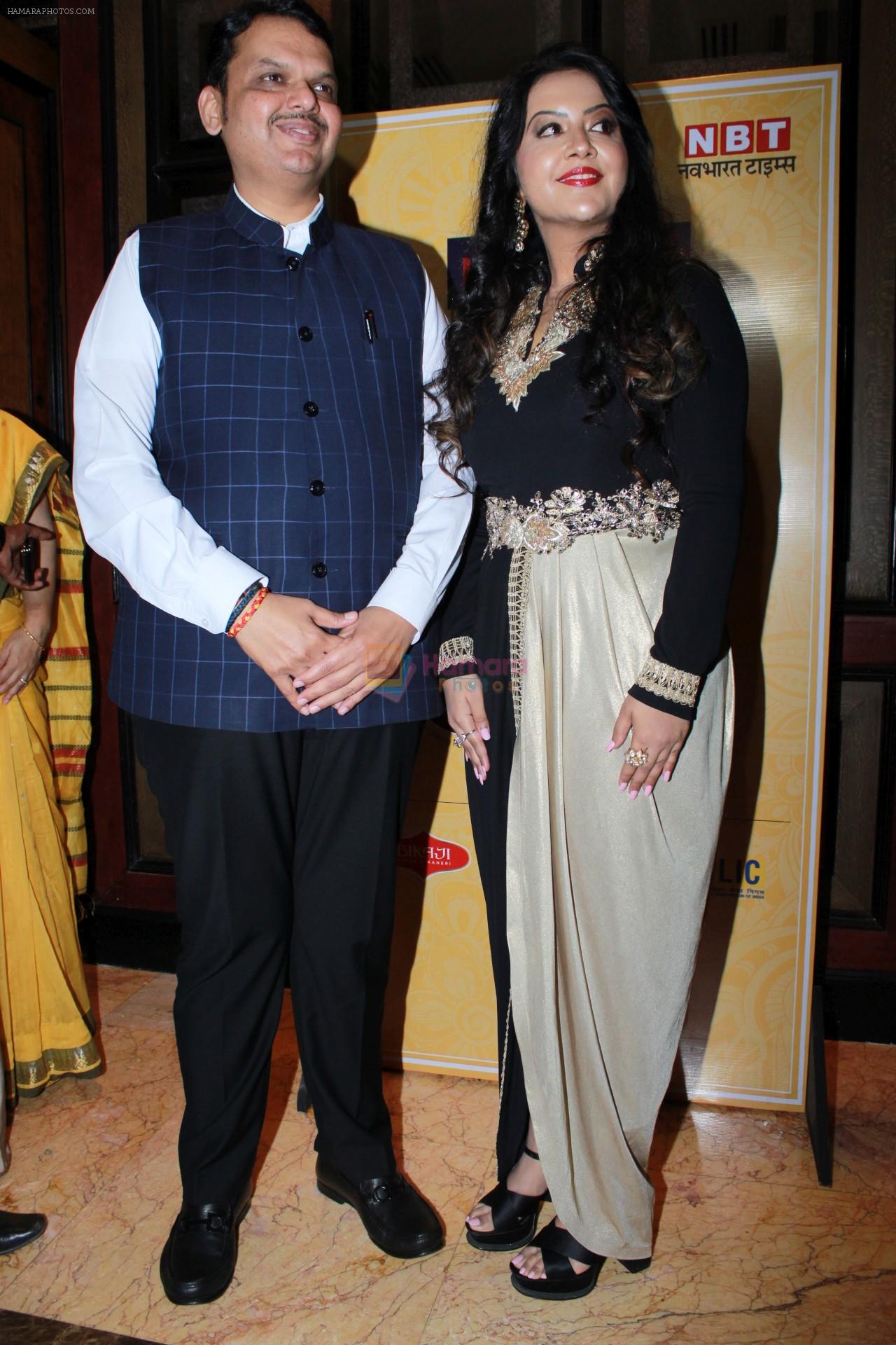CM Devendra Fadnavis with wife Amruta Fadnavis at the red carpet of NBT 